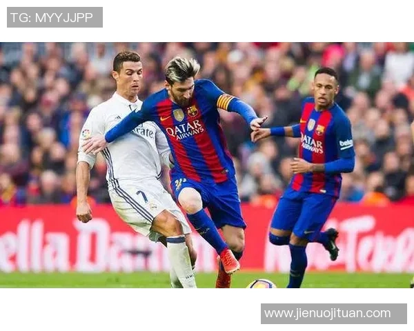 足球明星间的竞争与合作如何影响球员成长与球队表现