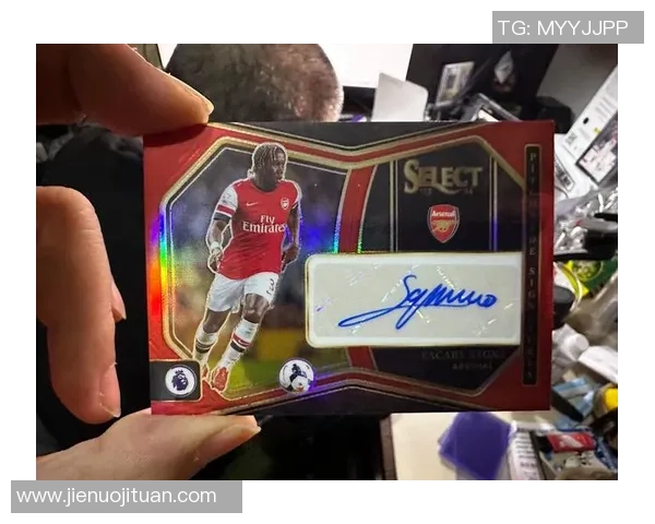 足球球星卡三大巨头争霸 谁将成为收藏界的终极传奇